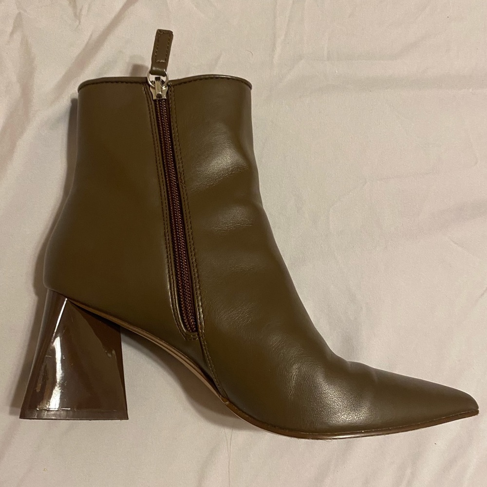 Steve Madden Brown Side Zip Boots, Size 7.5